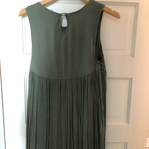 Olive and black embroidered sleeveless dress - Picture 2 of 2